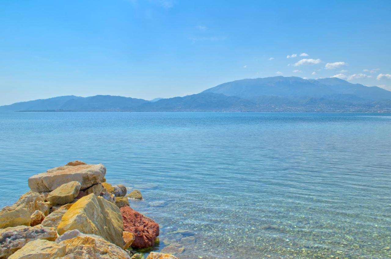 Epipleon Luxury Suites -104- Δωμάτιο 35Τμ Με Βεράντα 35Τμ Μπροστά Στη Θάλασσα Návpaktos Eksteriør bilde